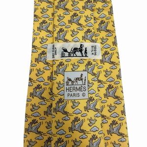 Hermes Mens Tie Whimsical Flying Reindeer Yellow Silk 5396 OA 3.5" (W) x 59" (L)